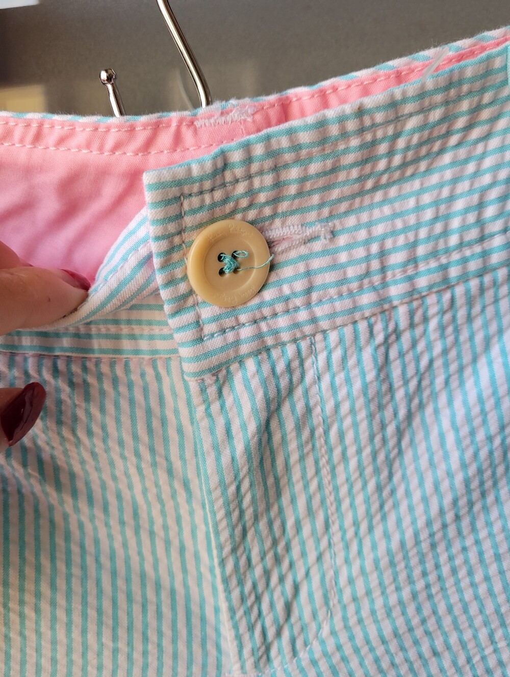 Lilly Pulitzer Buttercup Seersucker Women's Shorts Size 4 Scalloped Hem - Picture 4 of 13